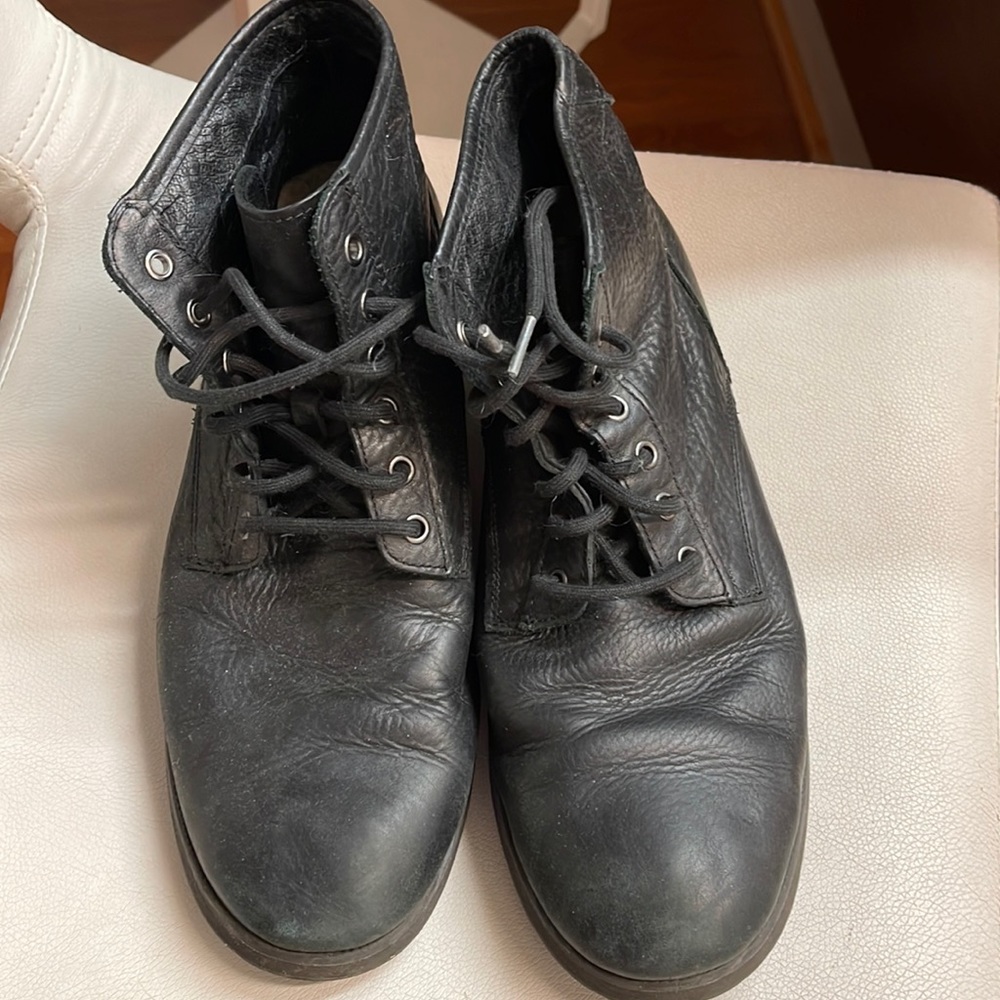 Uggs men booties shearling lined
